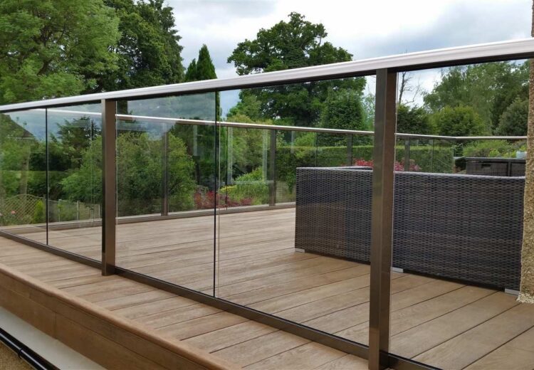 balcony-with-composite-decking-and-glass-balustrade